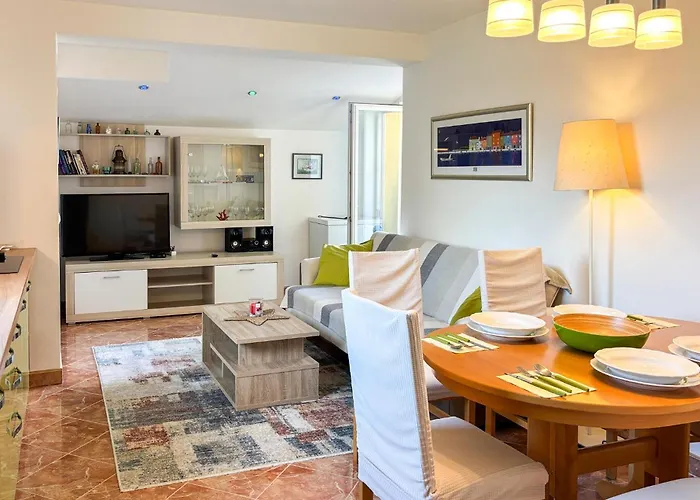 1 Bedroom Lovely In *